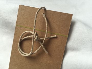 3 Colors Brown Kraft Paper Hang Tag , 3mm Cotton / Linen Cord Custom Garment Hang Tags