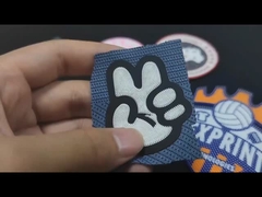 環境 に 優しい シリコン 鉄 製 衣装 の 熱 バッジ ゴム プラッチ