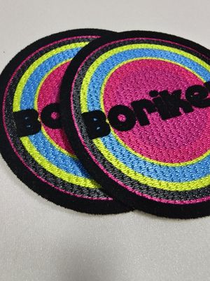 カスタム熱プレスフロッキングロゴパッチアイロン接着熱転写ビニールTシャツ