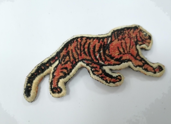 洗濯できるカスタマイズされた刺繍された布パッチは衣服のための熱伝達のラベルを
