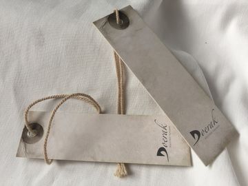 美しい設計小さい穴があいたこつは、レトロ/型のブティックのこつの札付きます