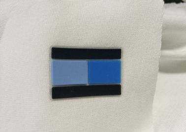 古典0.8mmのマットのゴム製衣類のラベル、衣服のための注文の熱伝達のラベル