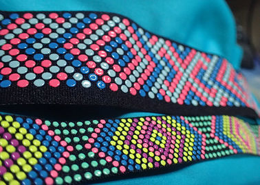 衣服のコートのジャケットのための注文のロゴおよび滑り止めのシリコーンの伸縮性があるテープ