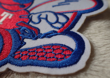 3Dスキー摩耗のための洗濯できる注文の刺繍の熱伝達パッチ