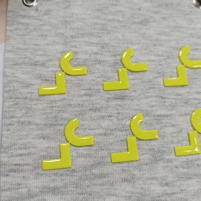 3Dエムボスした輝きロゴ 鉄着衣 熱ゴムバッジ シリコン熱伝送パッチ