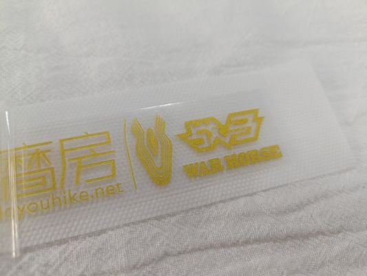 3Dエムボスした輝きロゴ 鉄着衣 熱ゴムバッジ シリコン熱伝送パッチ