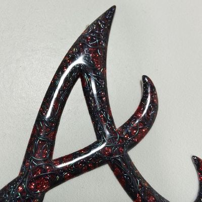 カスタマイズされた高周波3D TPUエンボスロゴ赤メタリック熱転写ラベル（バッグ用）