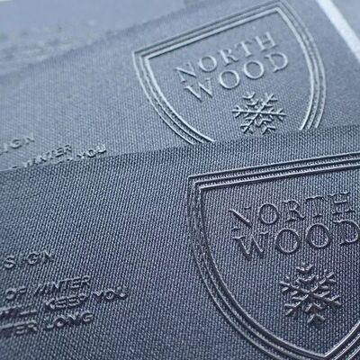 シリコン熱転写ラベル - 伸縮性洗濯可能な衣類アクセサリーカスタムロゴシールドバッジ