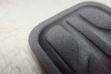 Microfiberの灰色の柔らかく環境に優しいラベル、衣類のためのCostomの高周波ロゴ