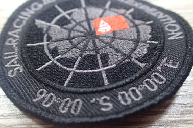 洗濯できる黒いポリエステル注文の衣類パッチ/接着剤はパッチを刺繍しました
