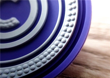 二重色の3Dの円のシリコーン パッチは銘柄のロゴを浮彫りにしました