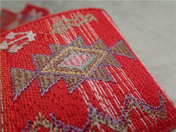 自己接着注文の衣類のパッチによって着色される絹の刺繍パターン