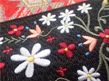 自己接着注文の衣類のパッチによって着色される絹の刺繍パターン