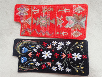 自己接着注文の衣類のパッチによって着色される絹の刺繍パターン