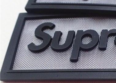 方法衣服のためのシリコーンのラベルのゴム製パッチが付いている装飾的な金属の網