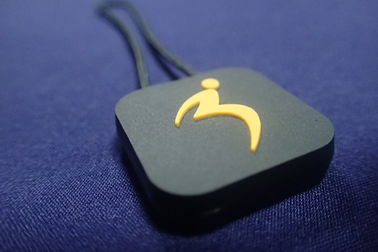 注入のジャケットのためのスリップ防止および耐久のケイ素が付いているゴム製ジッパーの引き手