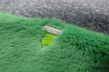緑の長方形の習慣は荷物のためのビロードの生地のパッチを刺繍した