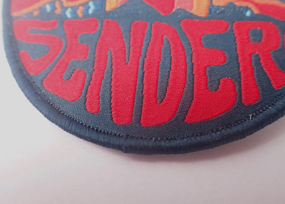 熱出版物の衣類のためのパッチのアップリケの注文のバッジの刺繍の鉄