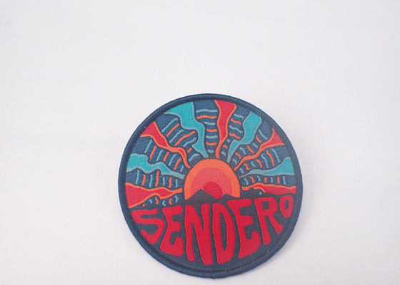 熱出版物の衣類のためのパッチのアップリケの注文のバッジの刺繍の鉄