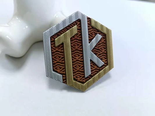 OEM 3dはTpuポリ塩化ビニールの衣類のためのパッチの印刷の熱伝達のラベルのゴム製 シリコーンの鉄を浮彫りにした