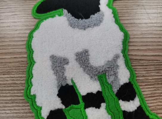 熱伝達はタオルの刺繍パッチの綿材料をカスタマイズされて分類する