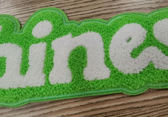 衣服のために洗濯できるラベル タオルの刺繍パッチ熱溶けることで縫いなさい