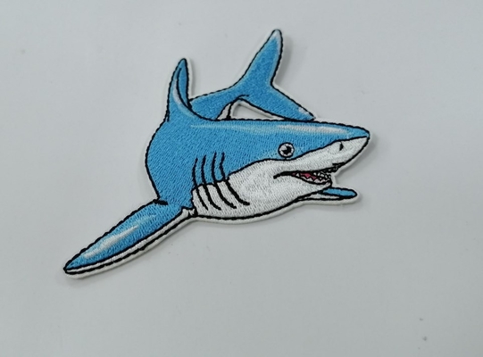 刺繍の衣服の鮫のラベルの熱伝達はカスタマイズされる洗濯できる修繕する