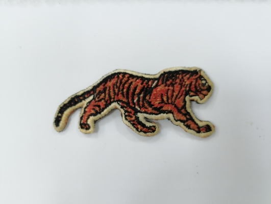 洗濯できるカスタマイズされた刺繍された布パッチは衣服のための熱伝達のラベルを