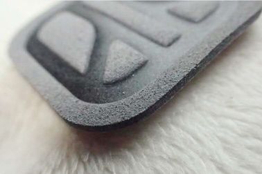 Microfiberの灰色の柔らかく環境に優しいラベル、衣類のためのCostomの高周波ロゴ