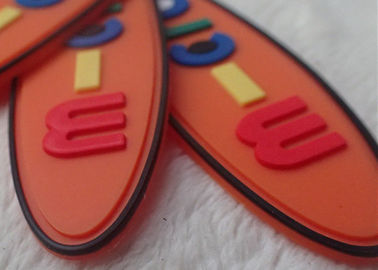 衣服/子供のための無毒な楕円形の創造的なゴム製ロゴ パッチは袋に入れます